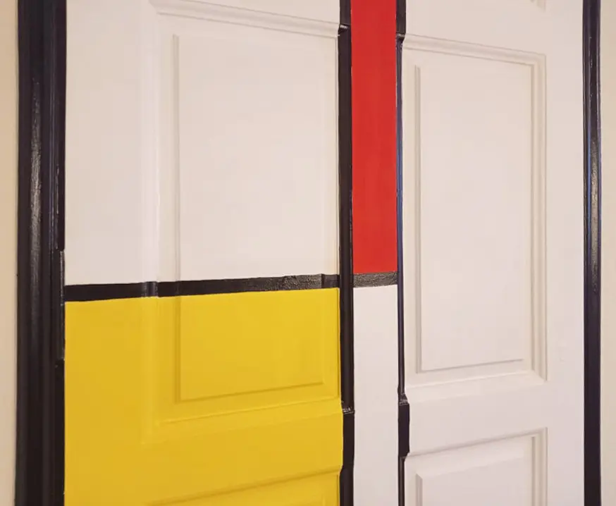 Μεταποίηση πόρτας Piet Mondrian - mural.gr